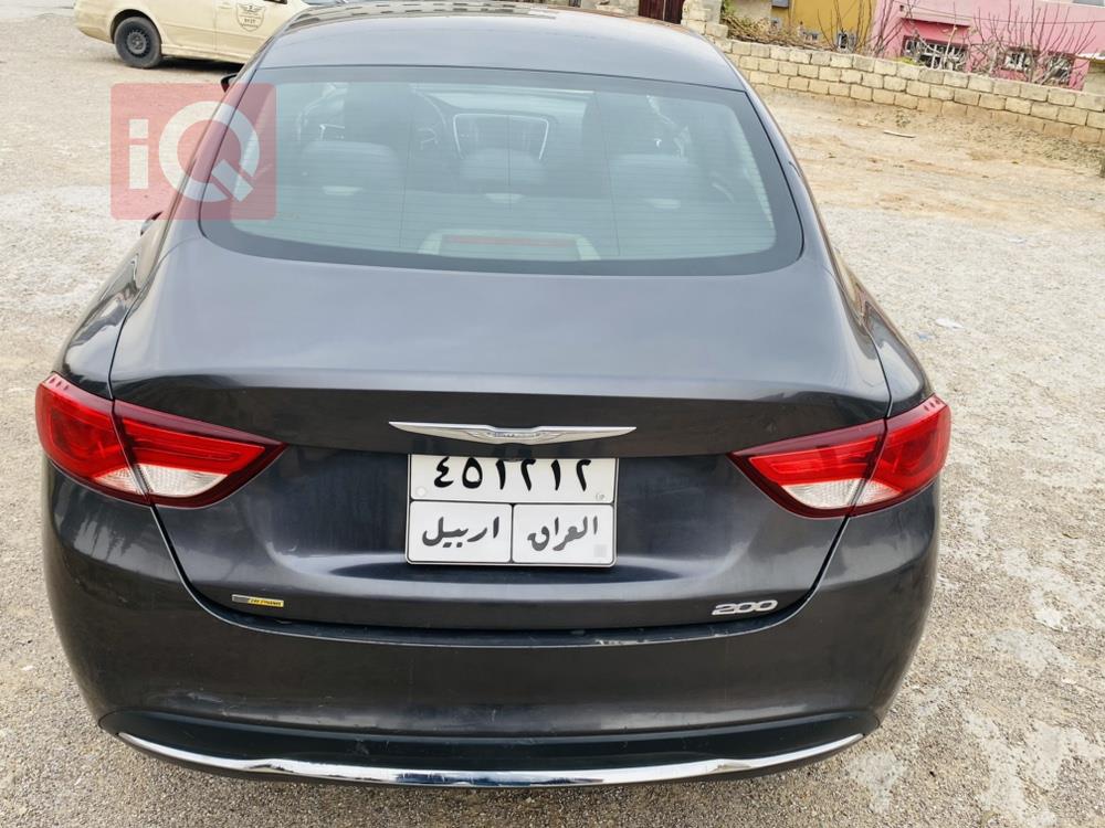 کرایسلەر 200